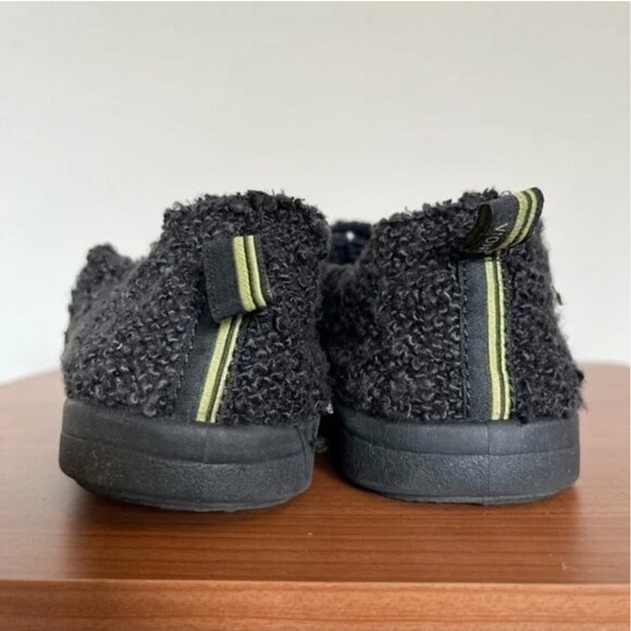 Vionic Malibu Slip-On Supportive Sneaker – Black Boucle, Size 6 - Picture 3 of 7